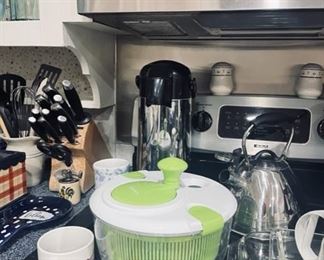 Large Variety of Top Condition Kitchen Cookware, Bake Ware and Appliances.