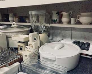 Large Variety of Top Condition Kitchen Cookware, Bake Ware and Appliances.