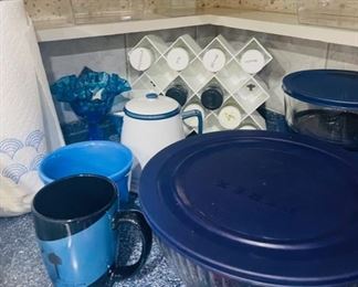 Large Variety of Top Condition Kitchen Cookware, Bake Ware and Appliances.