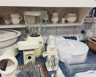 Large Variety of Top Condition Kitchen Cookware, Bake Ware and Appliances.