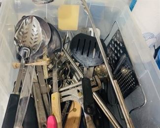 Large Variety of Top Condition Kitchen Cookware, Bake Ware and Appliances.