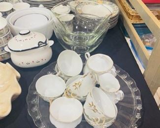 Kitchen Items. Dishes, Cookware, Bake Ware.