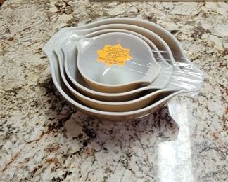 Vintage Pyrex Mixing Bowls