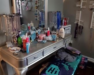 Vanity and jewelry 