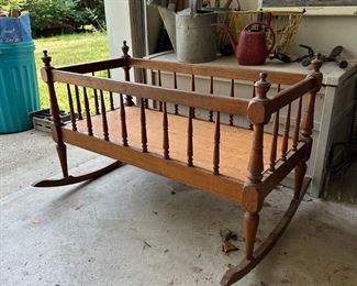 Wood Swinging Crib 