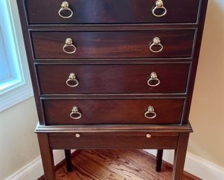 Tradition house silverware storage chest by Heirloom