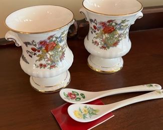 Porcelain mugs and spoons from Japan