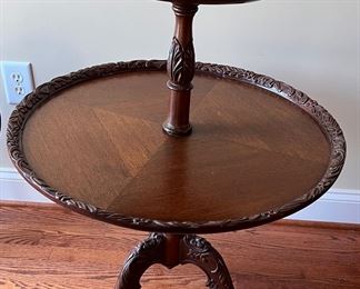 Two-tier pie table