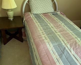Twin bed (1 of 2)