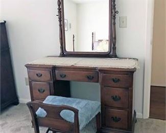 Vintage Mirrored Vanity WMirror Seat