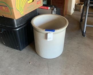Excellent 6 gal crock