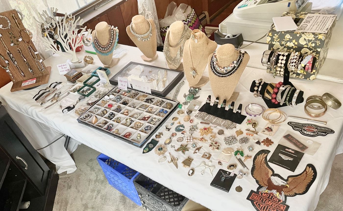 Edie B Estate Sale! in Milwaukee, WI starts on 5/13/2023