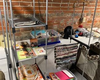 Second handy storage and clothing rack