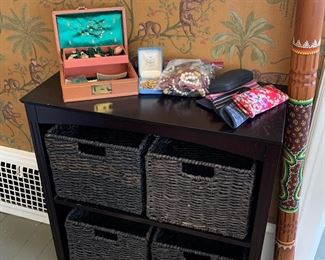 Jewelry, shelf with pull out baskets