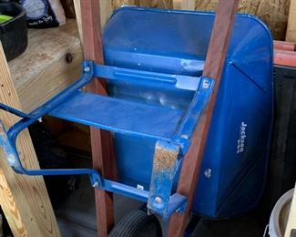 Wheel barrow 