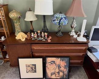 Owner kept the two pictures 