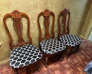 Set of (8) Dining Room Chairs