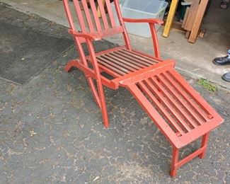 Vintage wood outdoor lounge chair