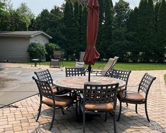 OUTDOOR TABLE & CHAIRS WITH UMBRELLA