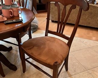 KITCHEN TABLE & CHAIRS