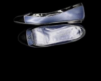 Chanel black patent and blue leather ballet flats, very good condition, size 38