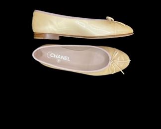 Chanel "Peach" patent leather ballet flats, very good condition, size 38