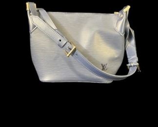 Louis Vuitton  blue epi leather "Mandara" bag in excellent condition