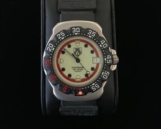TAG Heuer, Professional, 200 meters, Swiss watch 