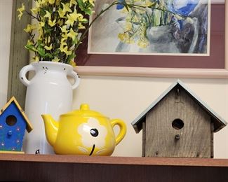 Decorative Birdhouses and teapot, vases