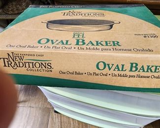 Pampered Chef Oval Baker Ceramic baking dish brand new