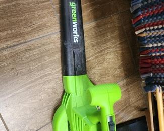 greenworks leaf blower