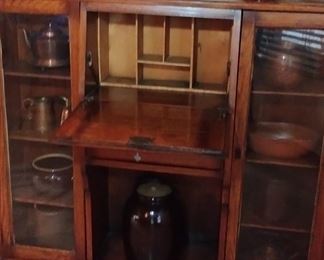 Desk with shelving untis