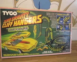 Tyco Cliff Hanger slot car