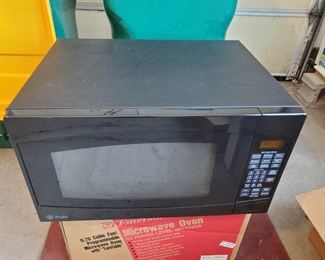 1 GE Profile Table Top Microwave