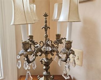 Crystal lamp with marble base