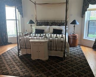 King size 4 poster canopy, bed metal