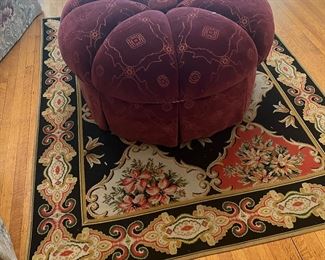 Puffed upholstered ottoman