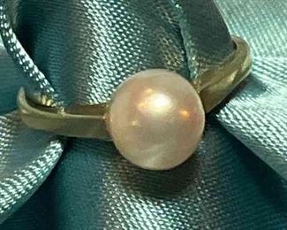 14k Gold And Pearl Ring