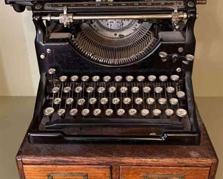 1924 Underwood Typewriter
