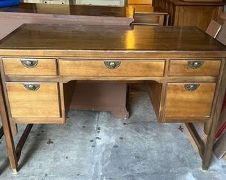 Century Furniture of Distinction Desk-Mercer Island Furniture With Burien Pick-up Auction