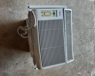 Window air conditioner