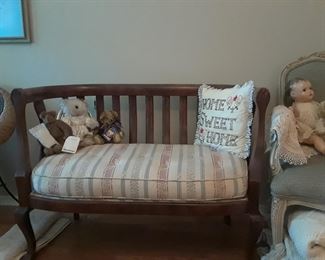 Small scale settee