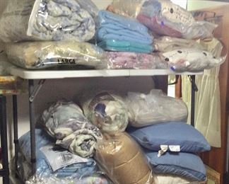Blankets, bedspreads, pillows, bedding