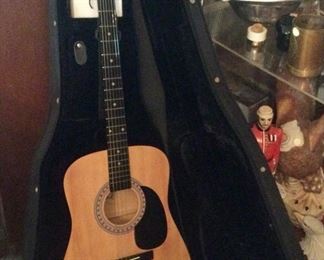 Guitar in case like new