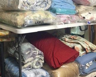 Blankets, bed covers, bed spreads, bedding