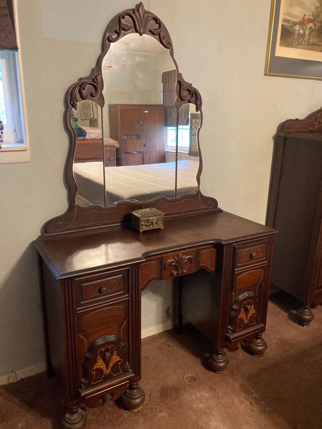 Beautiful inlaid wood Art Deco dressing table
Available to purchase now! Call us
Diane Cox 865-617-0420 or Bill Anderson 615-585-9301