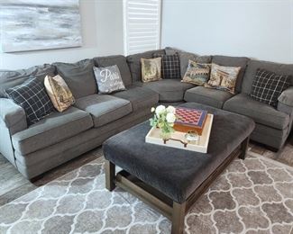 Bassett Furniture Sectional Sofa & Coffee Table 