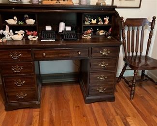 Nice roll top desk
