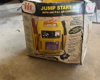 Jump Start 900 12 Volt DC Portable Rechargeable Power Supply & Battery Booster