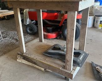 Wooden work bench